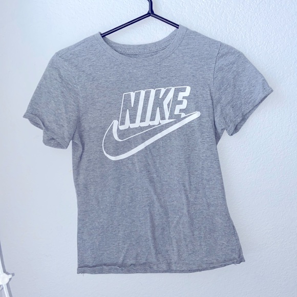 Nike tee - Picture 1 of 2